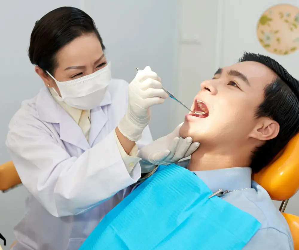 Read more about the article 抽神經原因是甚麼？使用顯微根管治療有什麼好處？