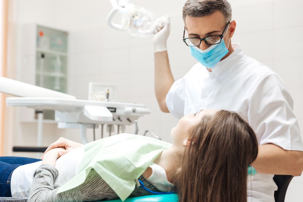 Read more about the article 雷射治療牙周病效果真的可以超越傳統牙周手術嗎？